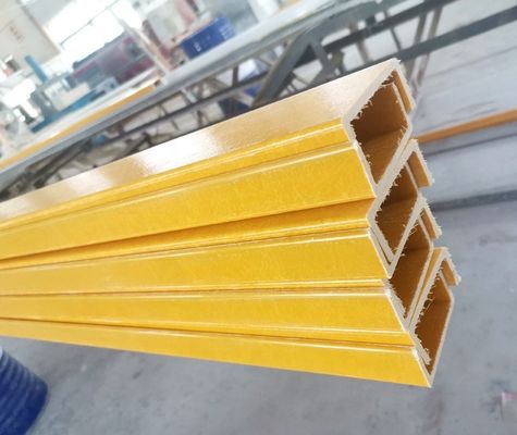 断熱された梯子レールGRPFRPCチャネルプロファイル 耐腐食性 1mから11.6m 長さ