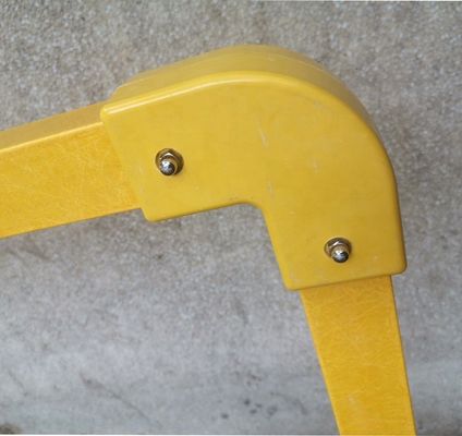 隔離されたハンドレール保護のためのカスタマイズされた高強度プルトラス FRP 安全フェンス