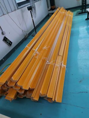 サイズに切るGFRPアングルプロファイル 耐腐蝕構造サポート 1m-11.6m 長さ