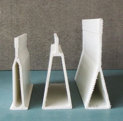 スムーズな三角形ガラス繊維 安定したFRPデルタビーム 豚場用スラットスラットサポート