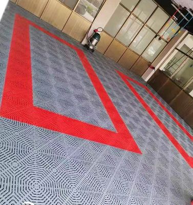 40x40x3.0cm 厚いPPプラスチック・インターロックマット 室内洗車・ガレージ床カバー