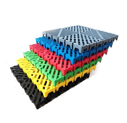 50x50x5.0cm プラスチックガレージ床マット 洗車工場 工業デザインスタイル