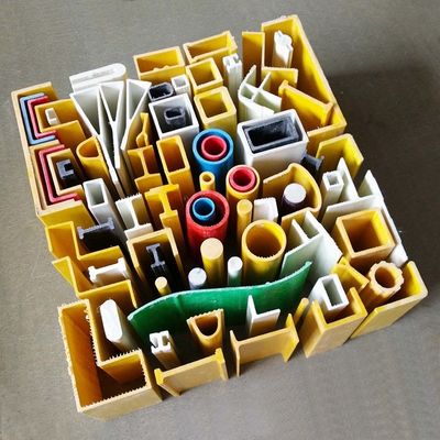 プルトルーション技術におけるカスタマイズされた色のための高強度軽量FRPプロファイル